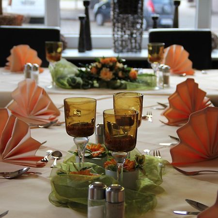 Hotel-Restaurant Holsteiner Hof Гистхахт Екстериор снимка