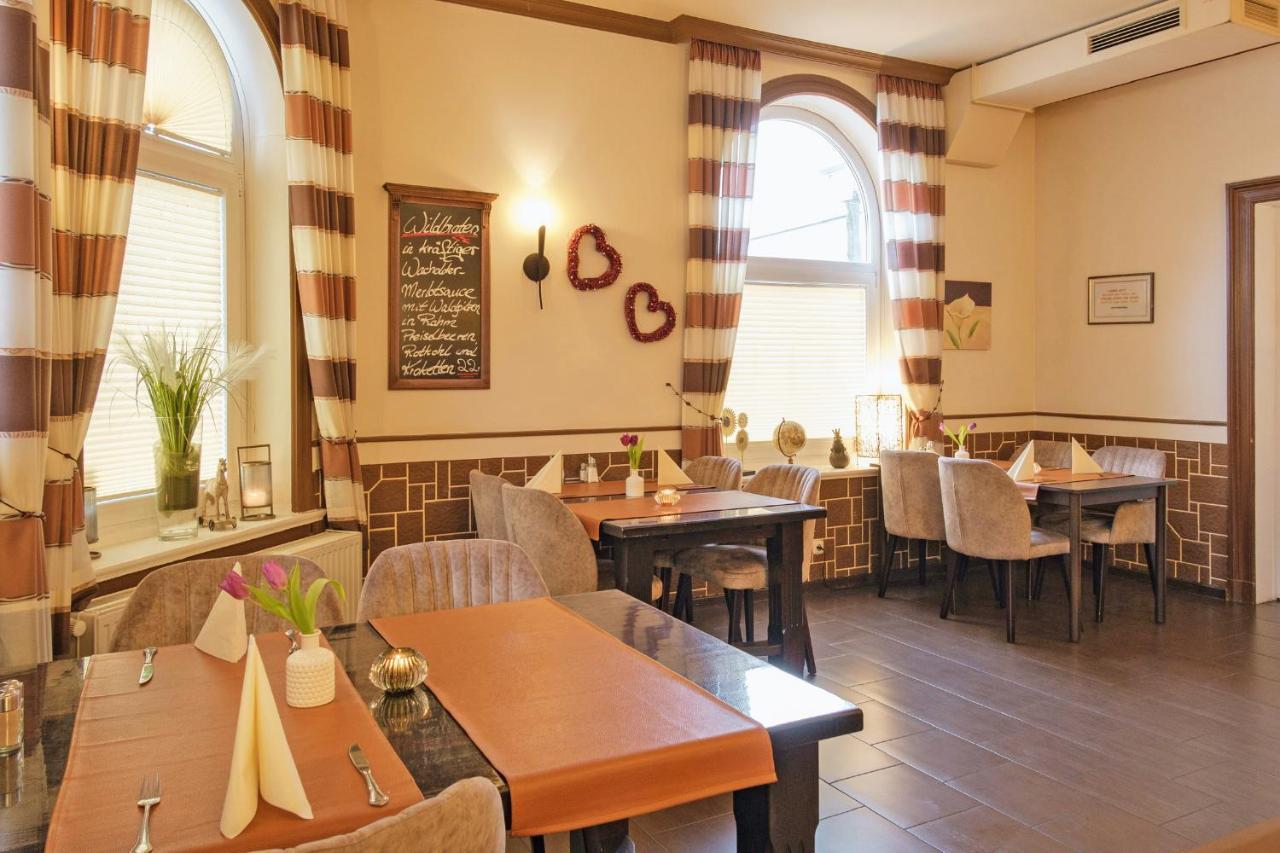 Hotel-Restaurant Holsteiner Hof Гистхахт Екстериор снимка