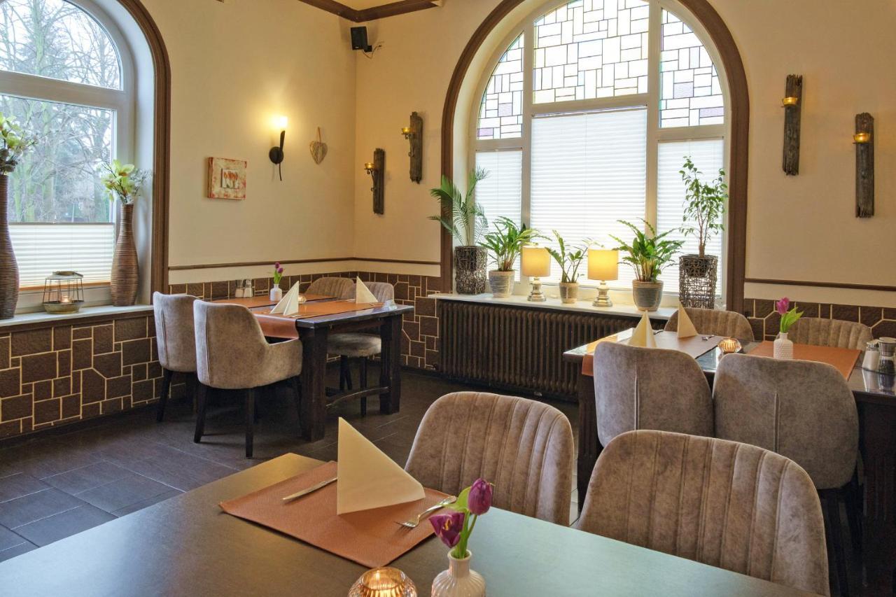 Hotel-Restaurant Holsteiner Hof Гистхахт Екстериор снимка