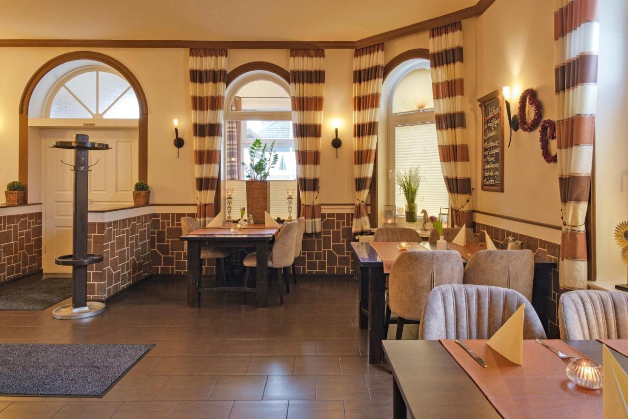Hotel-Restaurant Holsteiner Hof Гистхахт Екстериор снимка
