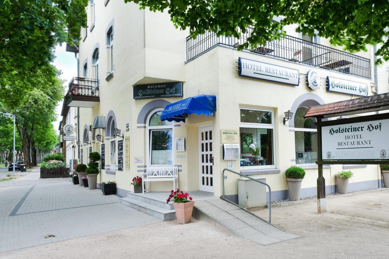 Hotel-Restaurant Holsteiner Hof Гистхахт Екстериор снимка