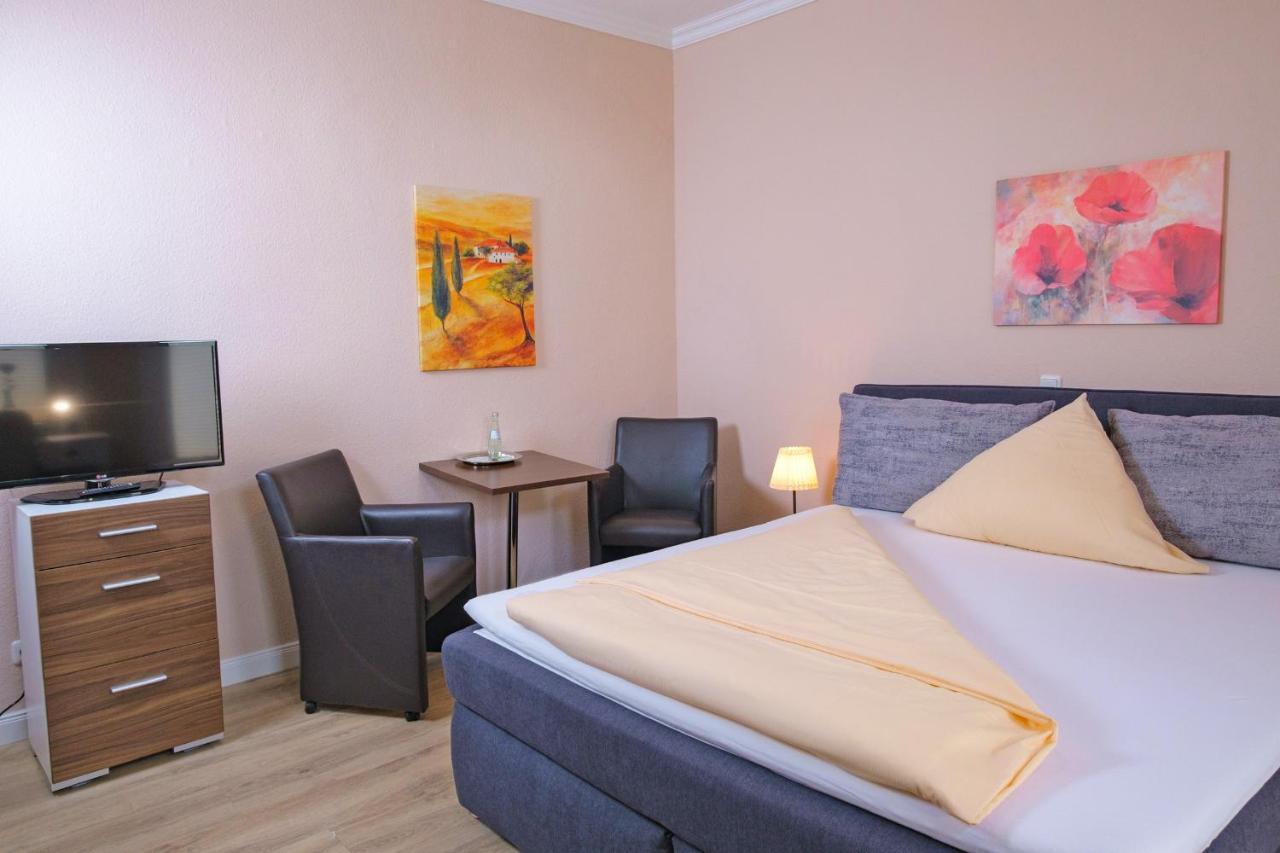 Hotel-Restaurant Holsteiner Hof Гистхахт Екстериор снимка