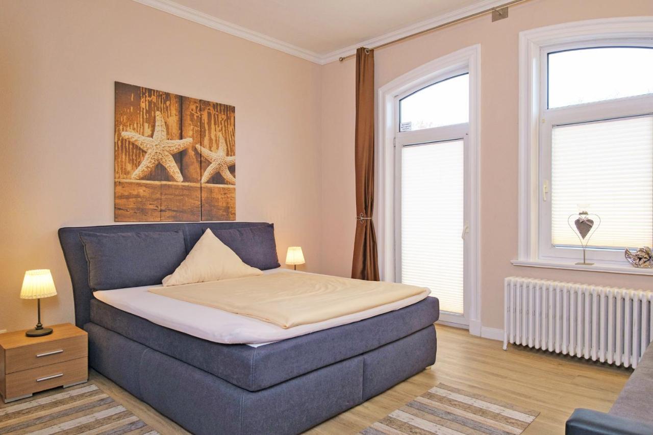 Hotel-Restaurant Holsteiner Hof Гистхахт Екстериор снимка
