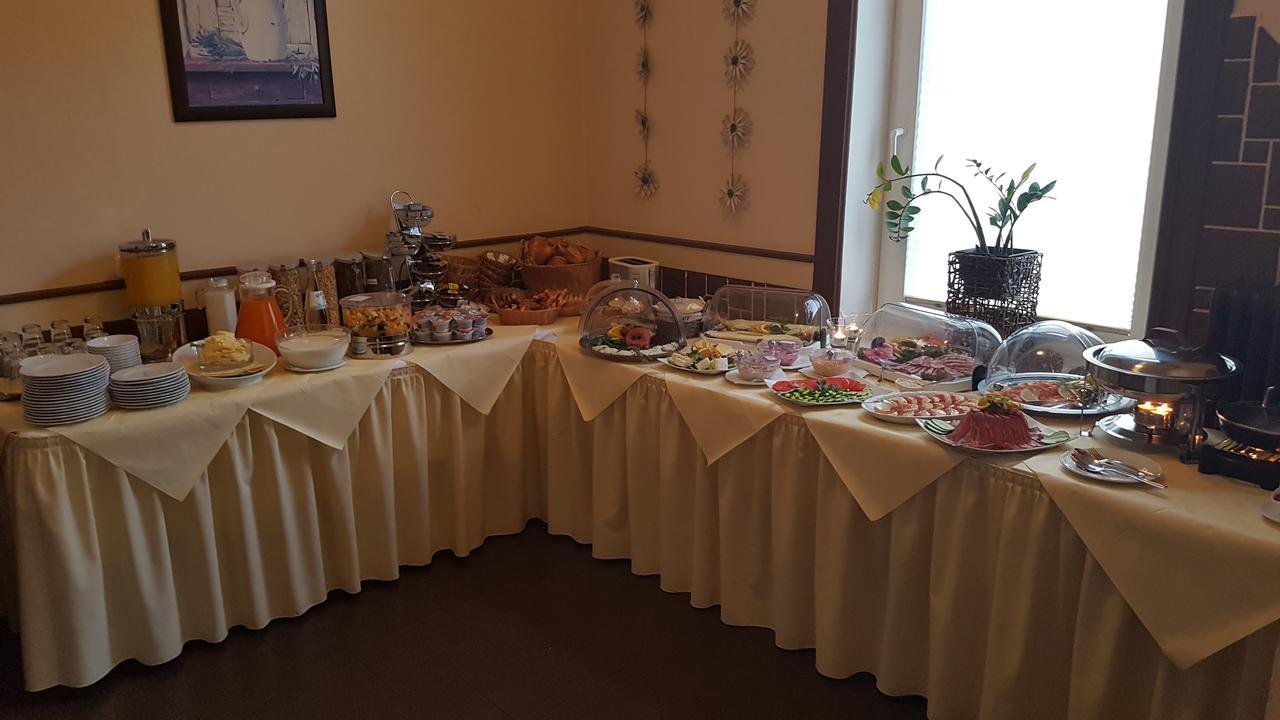 Hotel-Restaurant Holsteiner Hof Гистхахт Екстериор снимка