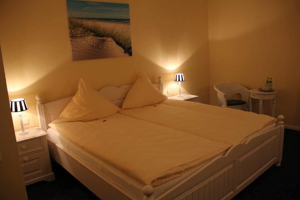 Hotel-Restaurant Holsteiner Hof Гистхахт Екстериор снимка