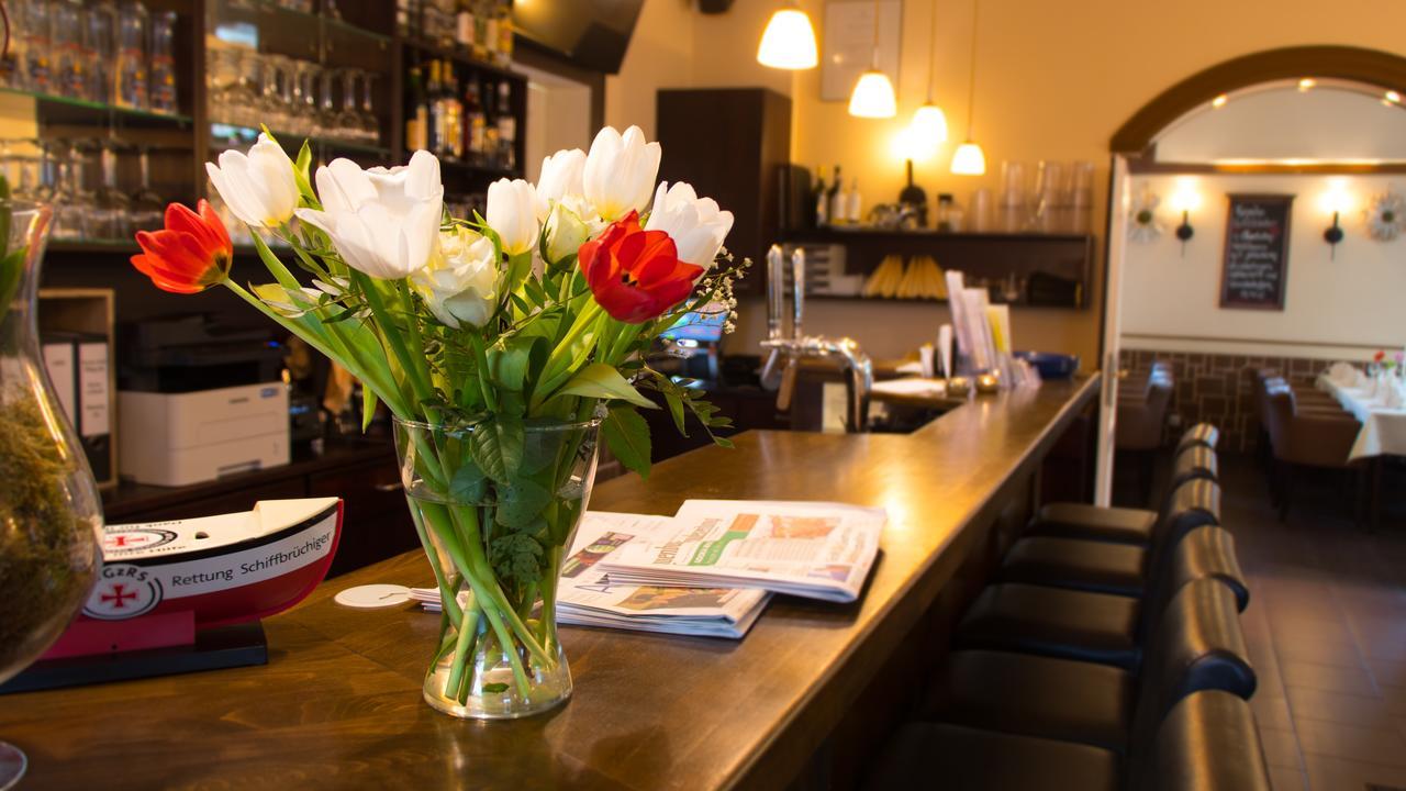 Hotel-Restaurant Holsteiner Hof Гистхахт Екстериор снимка
