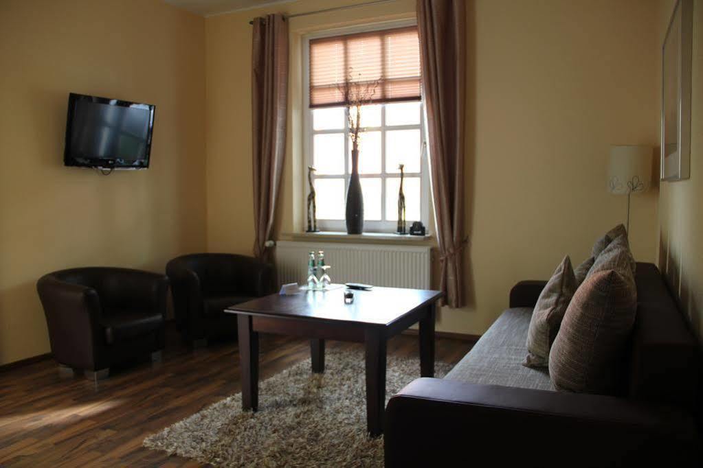 Hotel-Restaurant Holsteiner Hof Гистхахт Екстериор снимка